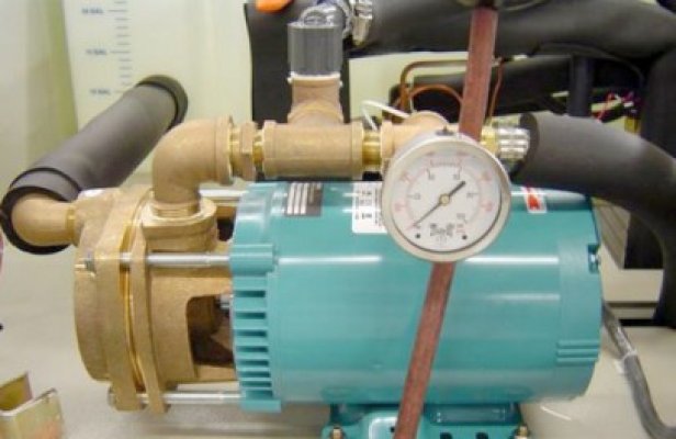 Vânzarea pompelor româneşti, atacată în instanţă chiar de stat